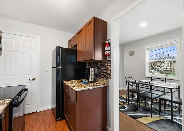 Polished 2-bedroom Close To Osu Campus * Columbus