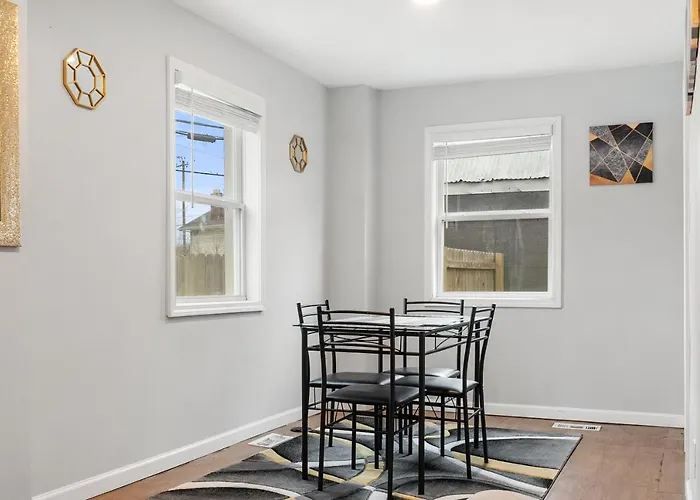 Apartment Polished 2-bedroom Close To Osu Campus Columbus